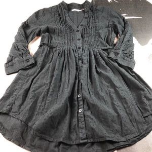Kimchi Blue Bella Swan Black Pintuck Tunic
